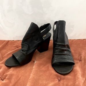 Isola Lasara Black Leather Adjustable Slingback